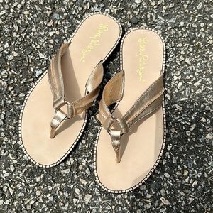 new never worn LillyPulitzer  size 2 c Mc Kim leather gold slides thong sandal